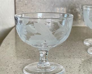5pc etched maple leaf Glasses	3 1/4in H x 3 1/8in Diameter	
