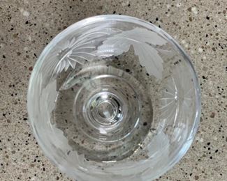 5pc etched maple leaf Glasses	3 1/4in H x 3 1/8in Diameter	
