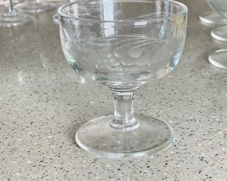5pc Grape Pattern Glasses	3 5/8 in H x 3 3/8in diameter	
