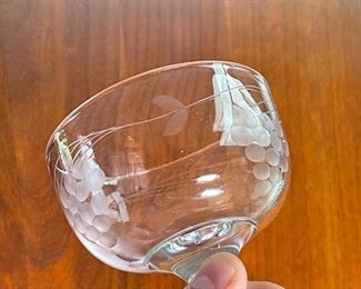 5pc Grape Pattern Glasses	3 5/8 in H x 3 3/8in diameter	
