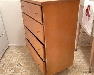 Vintage Pine 4-Drawer Dresser	36x29.5x15.5in	
