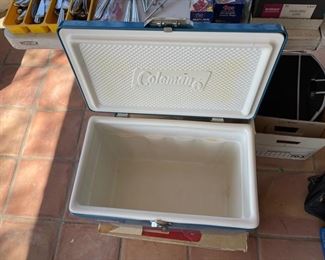 Coleman 5252-706 28 Qt Snow-Lite Cooler in Box Vintage	13x19x12in	HxWxD

