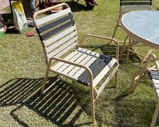 Vintage Patio Table with 4 Chairs		
