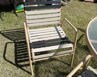 Vintage Patio Table with 4 Chairs		
