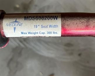 Medline WHEELCHAIR MDS808200W		
