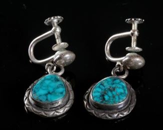 Navajo Turquoise & Silver Clip-on Earrings Native American	17.5x14mm	
