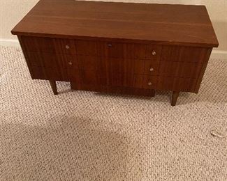 Lane Cedar chest