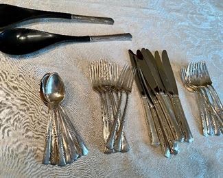 65- $1,050 Gorham sterling Greenbrier 1938 pat. 9 Knifes (not weighted) + 9 dinner forks  + 9 salad/dessert forks +13 tea spoons + 11 serving pieces only 6 weighted - 46.09 oz Total weight 