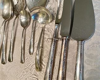 65-	Gorham sterling Greenbrier 1938 pat. 9 Knifes (not weighted) + 9 dinner forks  + 9 salad/dessert forks +13 tea spoons + 11 serving pieces only 6 weighted - 46.09 oz total weight
