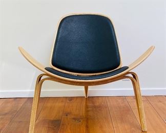 Pair of Hans Wegner-style Shell Chairs