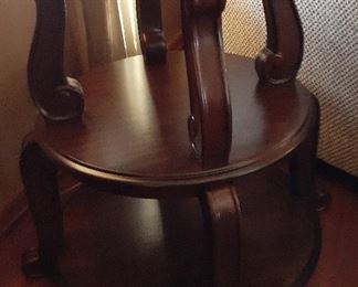 Traditional style three level side table