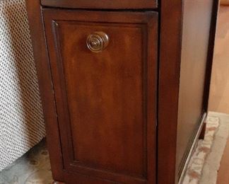 Traditional style side table