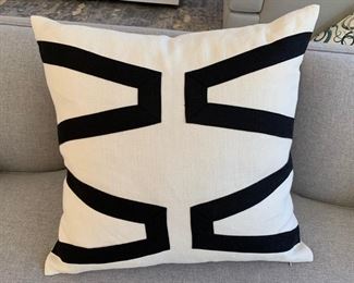 47. Pair of Ryan Studio Black & White Pillow (22")