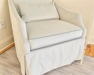 91. Vanguard Furniture Gray Velvet Accent Chair (28" x 32" x 35")