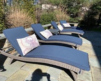 125d.  4  All Weather Wicker Chaise w/ Cushion 