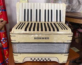 Hohner Vintage Accordian believed to be in good working order.