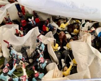 100's of Vintage Tiny Soldiers, & horses