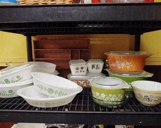More vintage pyrex, fire king, glass bake