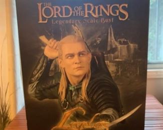The Lord of the Rings Legendary Scale Bust