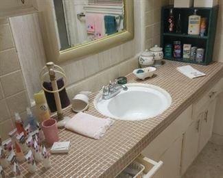 More bathroom items
