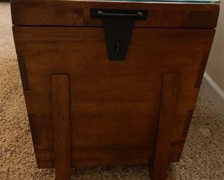 End Table/Trunk