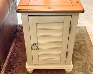 Liberty Furniture End Table w/Storage and Magazine Rack 16" x 28" x 23.5"