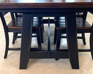 Intercon Winchester Dining Table w/built in Leaf with 6 Dining Chairs. Table measures 42" x 66"/85" (leaf measures 19")