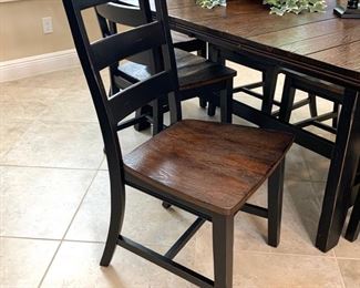 Intercon Winchester Dining Table w/built in Leaf with 6 Dining Chairs. Table measures 42" x 66"/85" (leaf measures 19")