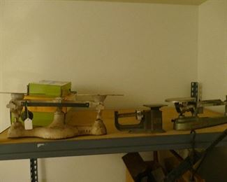 Many scales beam and platform type