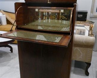 Vintage fold out European Bar