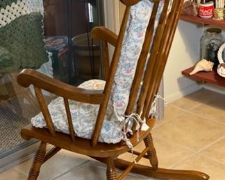 Vintage Rocking Chair 41x25x30in HxWxD