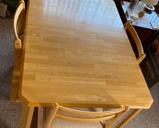 Douglas Furniture Natural Maple Dining Table with/ 4 Chairs 30x36x54in HxWxD