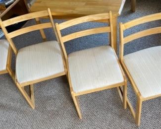 Douglas Furniture Natural Maple Dining Table with/ 4 Chairs 30x36x54in HxWxD