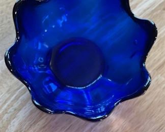 Blenko Glass Blue Lotus Bowl 3in H x 5.25in Diameter
