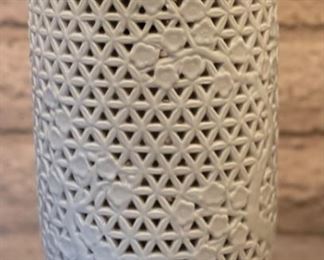 Seyei China Lamp Single 27in H x 16in Diameter