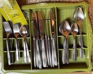 Oneida Profile Vintage Flatware 12 place settings