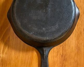 Wagner Ware Sidney Cast Iron #6 Skillet 2in H x 9.75in Dia