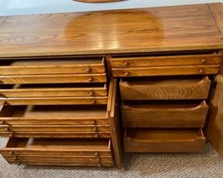 Stanley Furniture 8-Drawer Dresser 34x60x19.5in HxWxD