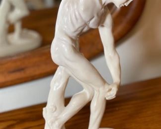 Discobolus Statue Alabaster Resin 14x8x3.4in HxWxD