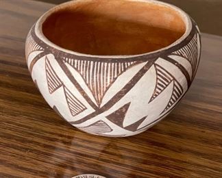Acoma NM Pottery Pot Native American 2in H x 3.25in Diameter