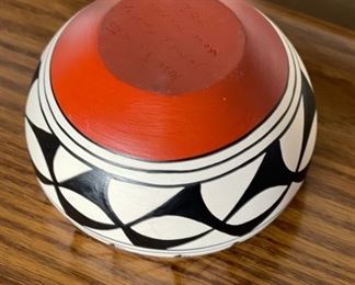 Jose R. Loretto Jemez Pueblo New Mexico Pot Native American Pottery 3in H x 5in Diameter