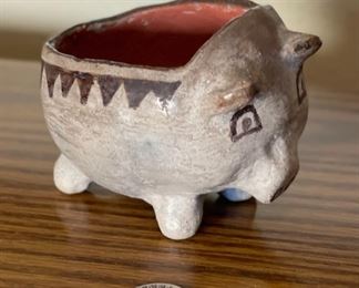 Native American Pig Pottery pot 3.25x3.5x4.5in