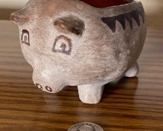 Native American Pig Pottery pot 3.25x3.5x4.5in