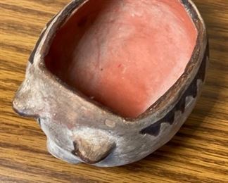 Native American Pig Pottery pot 3.25x3.5x4.5in