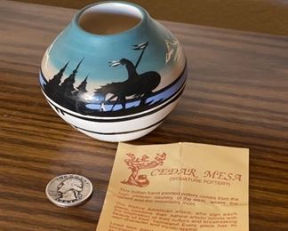Cedar Mesa Pottery Pot Native American 3in H x 3.25in Diameter