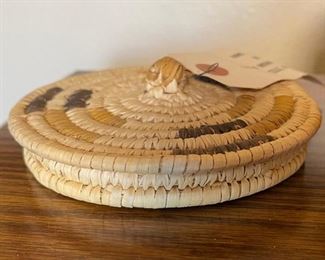 Papago Lidded Coil Basket Tohono O'odham 4in H x 6.25in Diameter
