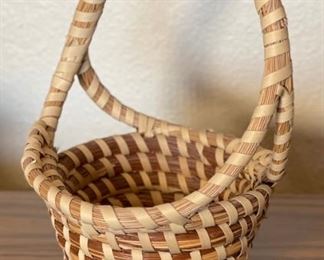 Papago Handled Basket Native American Tohono O'odham 7x6x5in HxWxD