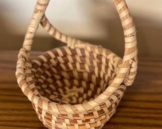 Papago Handled Basket Native American Tohono O'odham 7x6x5in HxWxD