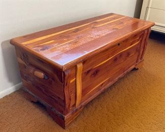 Solid Wood Cedar Lined Chest Blanket Trunk 17x40x17in HxWxD