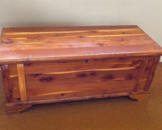 Solid Wood Cedar Lined Chest Blanket Trunk 17x40x17in HxWxD